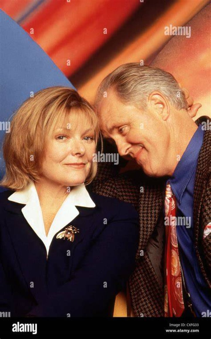 Are Jane Curtin and John Lithgow friends?