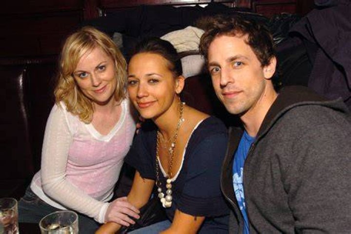 Are Rashida Jones and Amy Poehler friends?