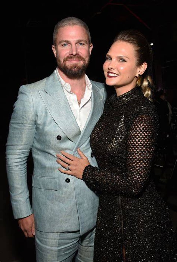 Are Stephen Amell and Cassandra still together?