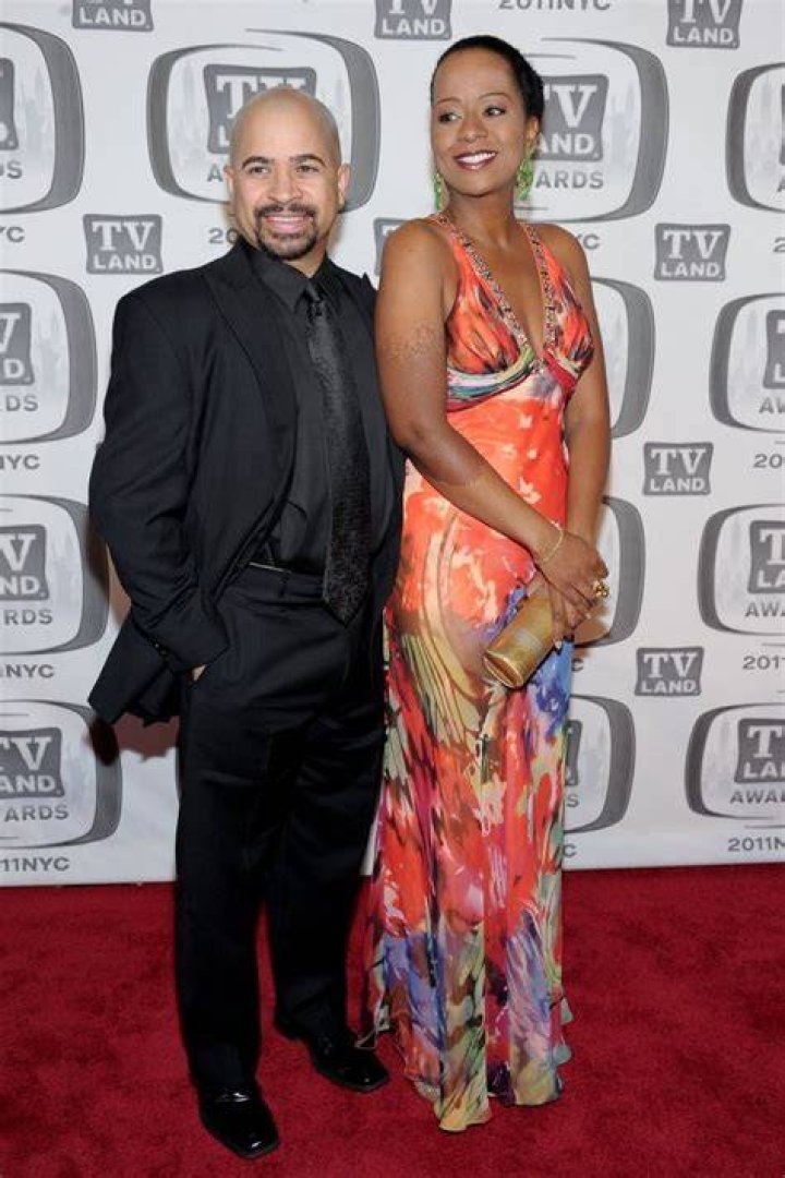 Are Tempestt Bledsoe and Darryl Bell still together?