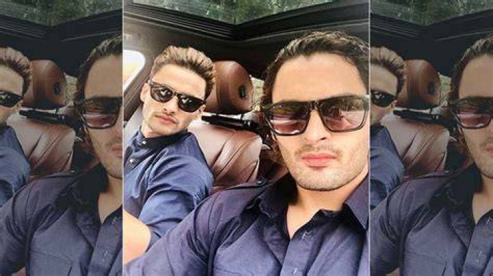 Asim Riaz wished Umar Riaz on his birthday