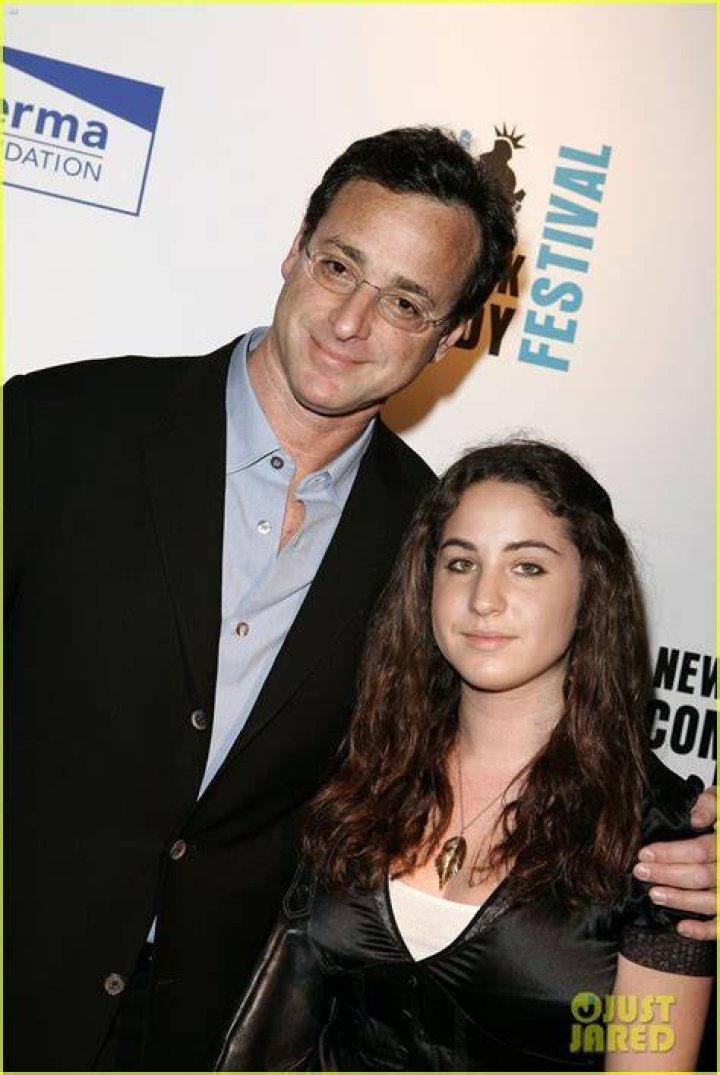 Aubrey Saget having fun timw with her father
