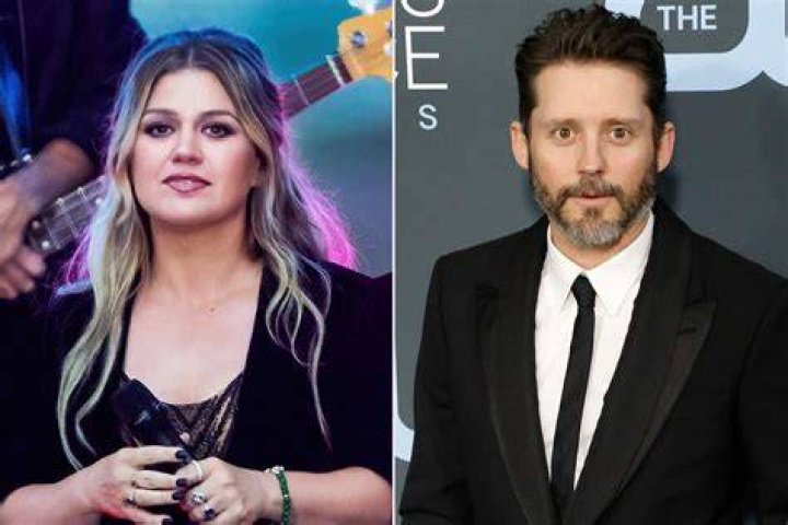 Brandon and Kelly Clarkson with their kids