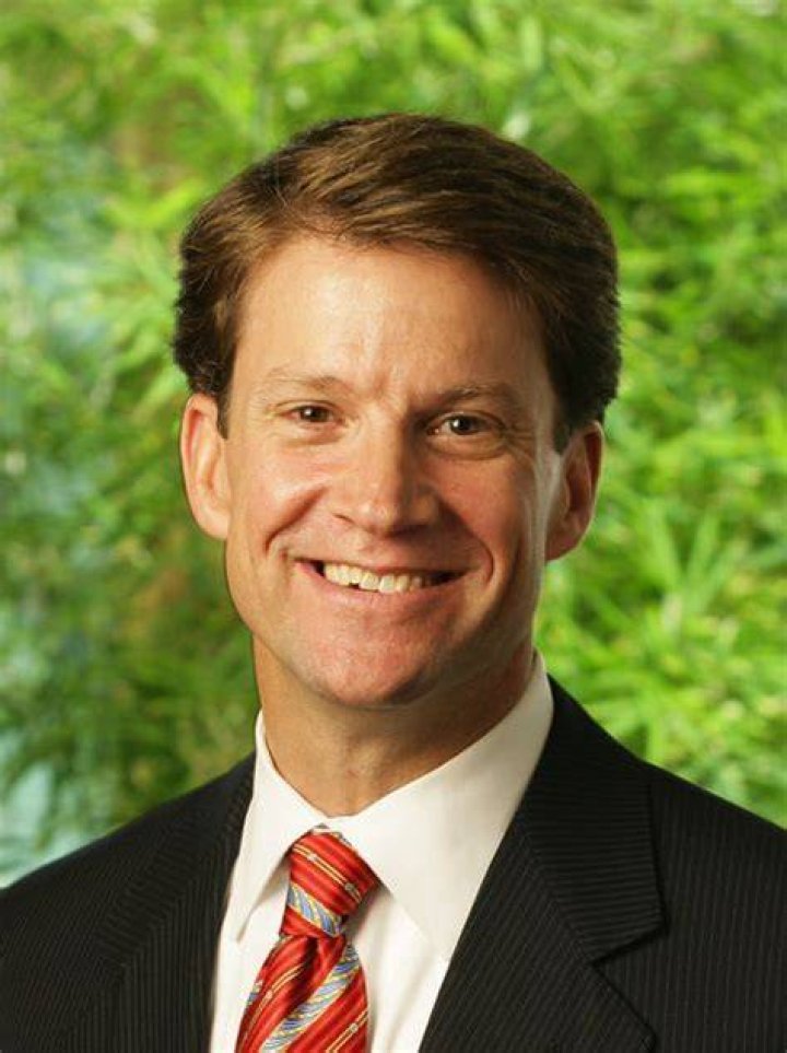 Brian Goldner attended Dartmouth College