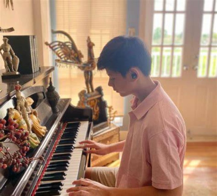 Bryce Eusebio can play Piano