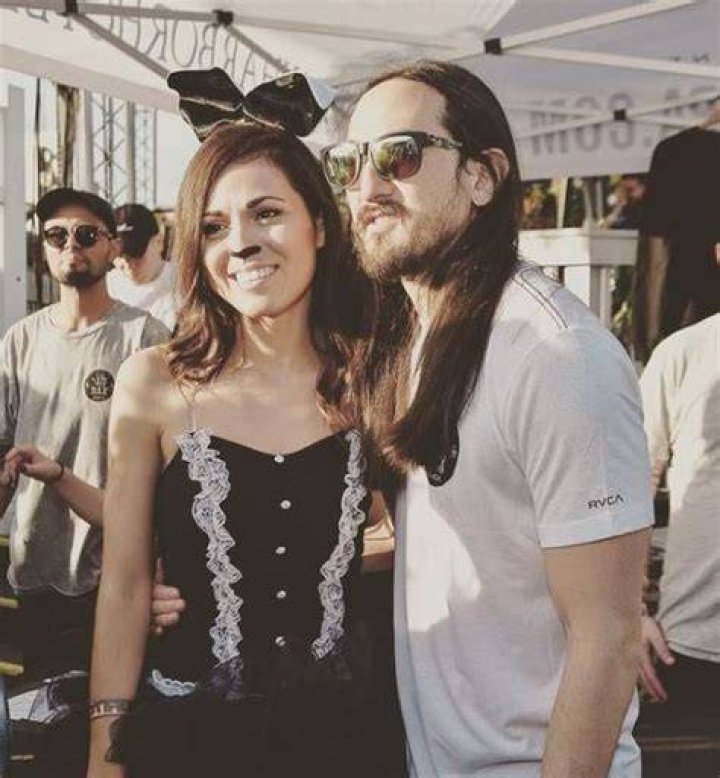 Cassia with singer Steve Aoki