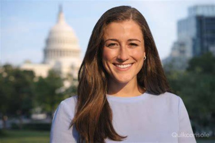 Cassidy Hutchinson Wikipedia, Biography (Early Life & Education)