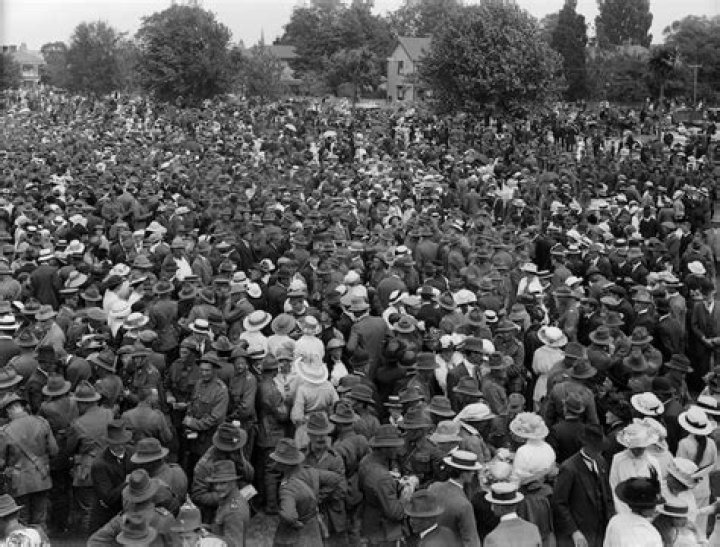 Civilians Troops