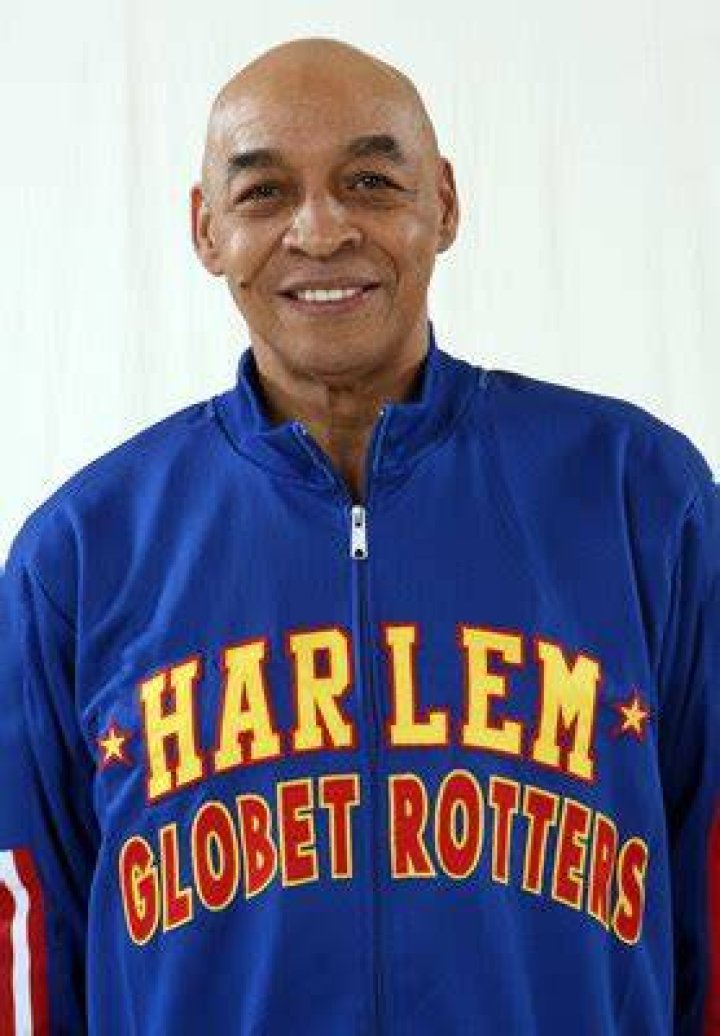 Curly Neal, Harlem Globetrotters Legend, Dies At 77