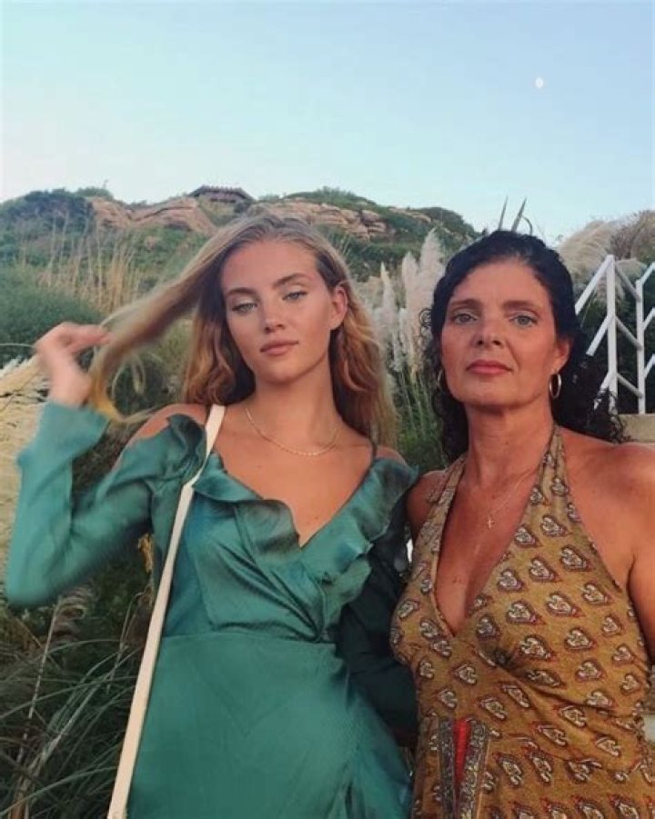 Daisy Jelley with her mother