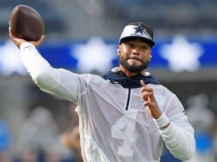 Dak Prescott Gets Trash Thrown At Him After Injuring His Hand