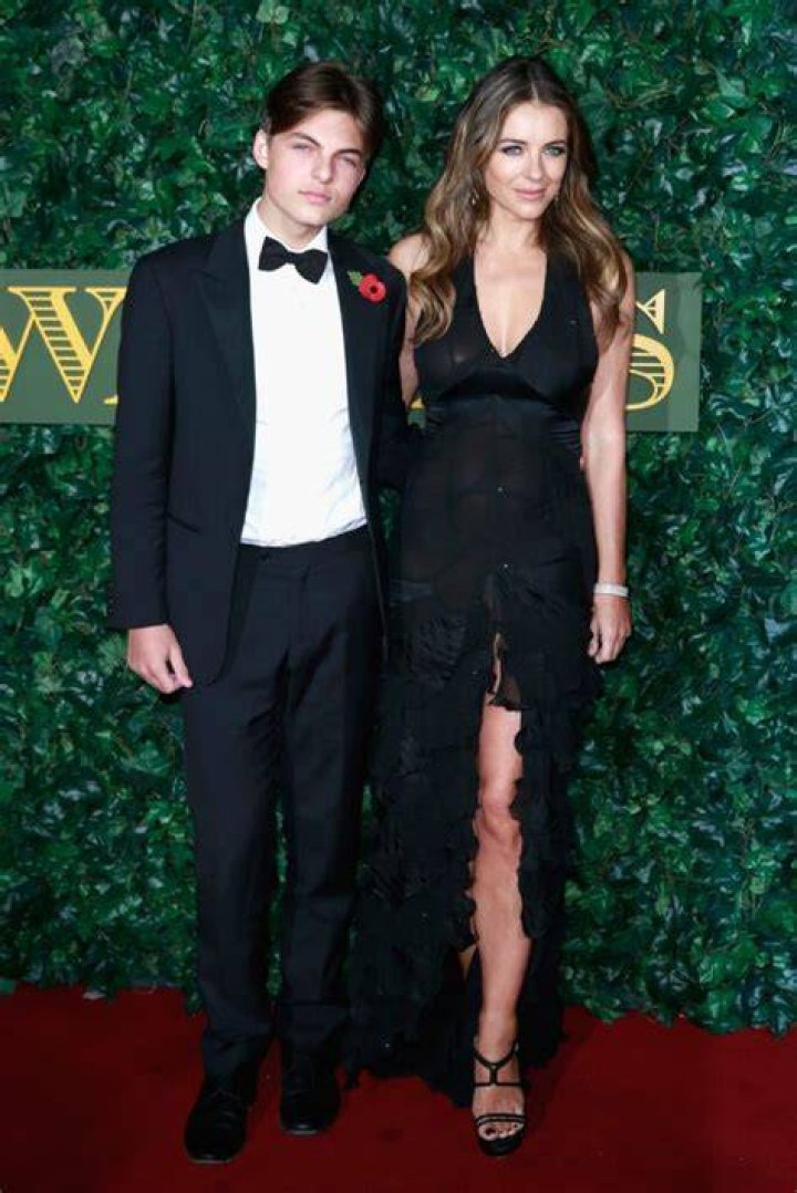 Damian Hurley Height, Weight, Net Worth, Age, Wiki, Who, Instagram, Biography