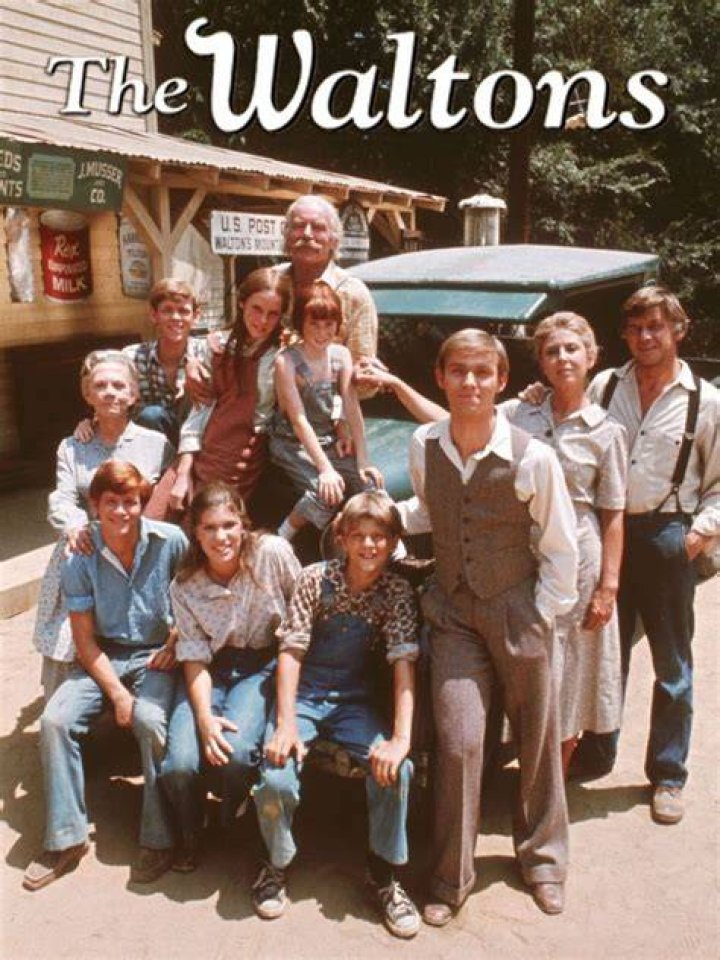 Did any of The Waltons date each other?