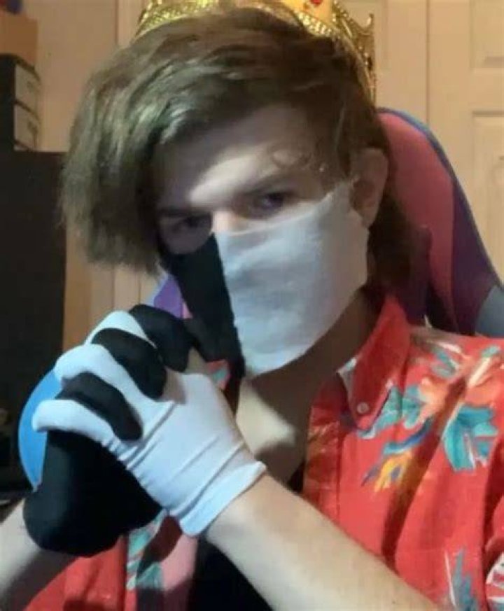 Did Ranboo did an eye reveal?