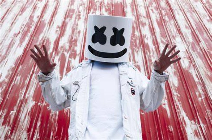 ¿DJ Marshmello canta? – Celebrity.fm