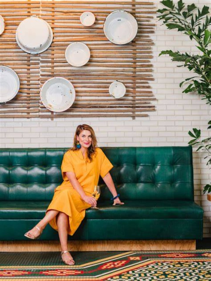 Does Vivian Howard still have her restaurant?