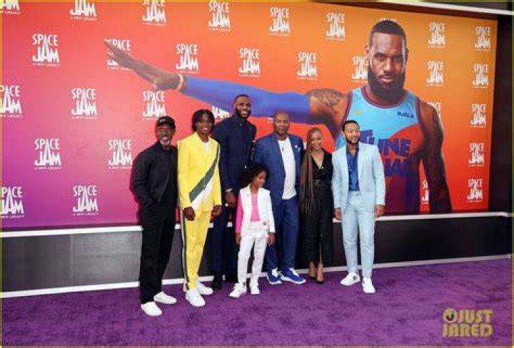 ¿Es la familia de LeBron en Space Jam? – Celebrity.fm