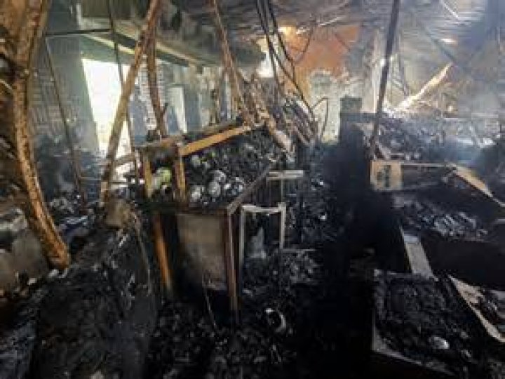 Eye-witness claims that a fire contributed to the sinking of the Titanic.