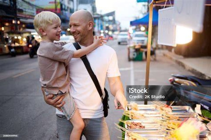 Father Buys Gun With His Toddler