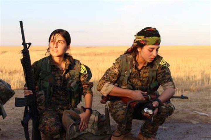 Female Kurdish Fighters