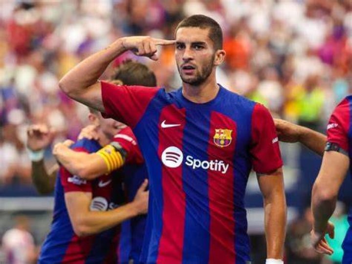 Ferran Torres- Wiki, Age, Height, Girlfriend, Net Worth, Ethnicity, Career
