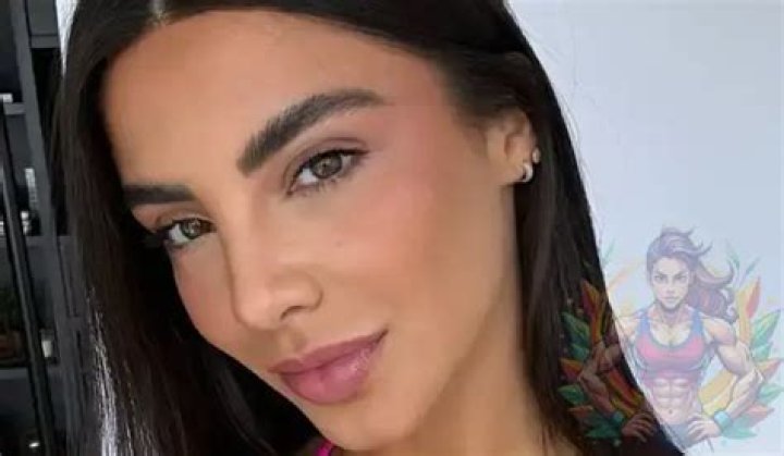 Gabriela Versiani height
