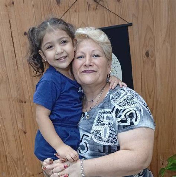 Gabriela with her aunt Claudia Versiani