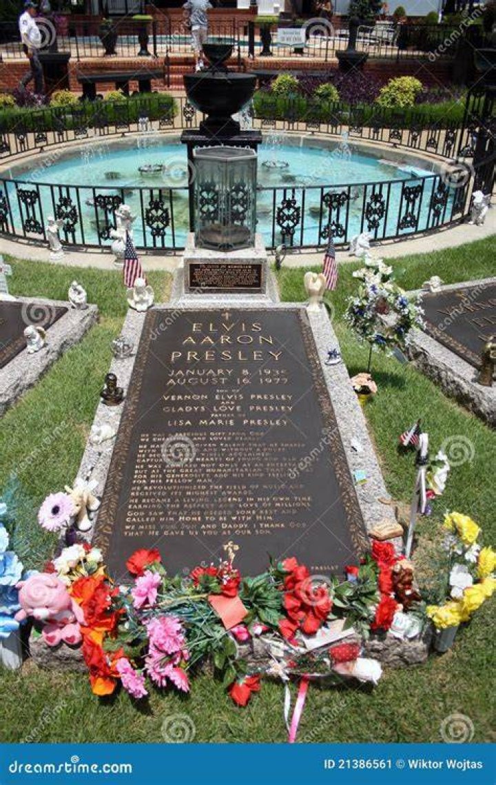 Grave Of Elvis Presley