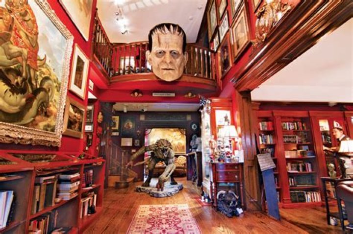 Guillermo del Toro House: Where does Guillermo del Toro live?