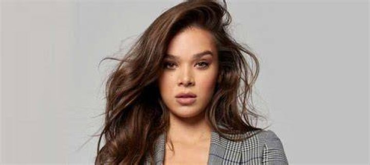Hailee Steinfeld Biography, Age, Height, Husband, Net Worth, Family