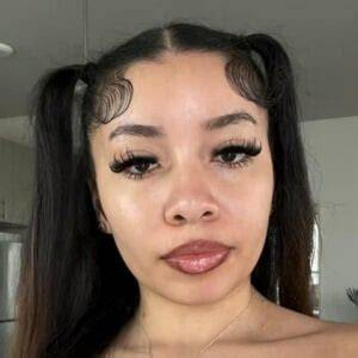 How did Maya Buckets respond to the video
