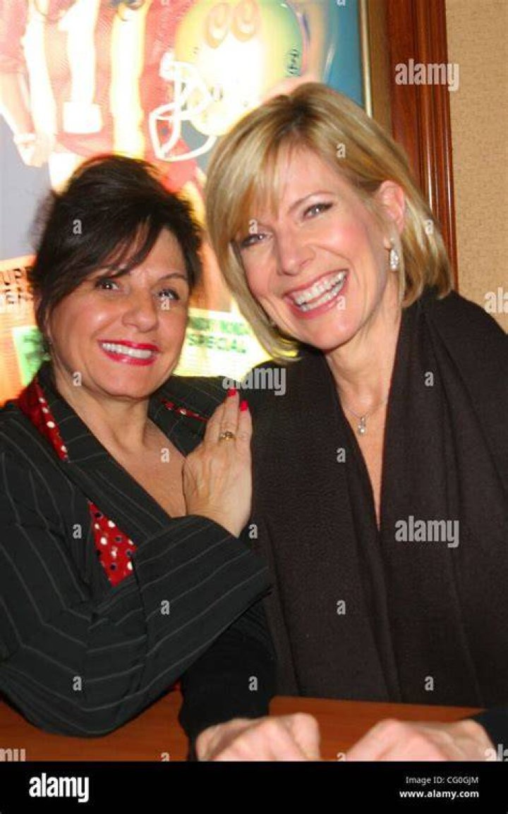 How is Debbie Boone related to Rosemary Clooney?