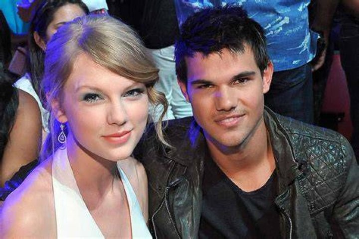 How long did Taylor Lautner date Taylor Swift?