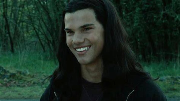 How old was Taylor Lautner in the 1st Twilight?