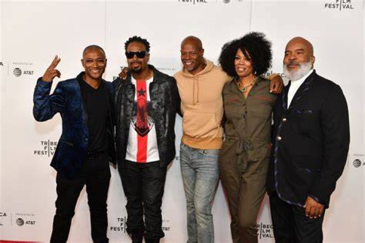How tall is Keenen Ivory Wayans