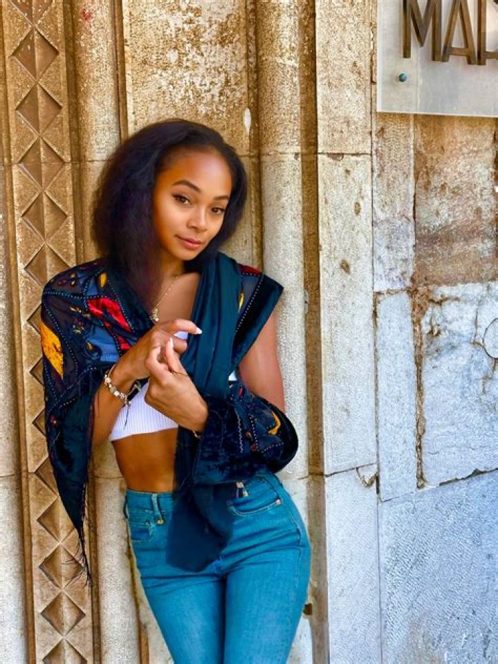 Jasmine Davis loves Skiing