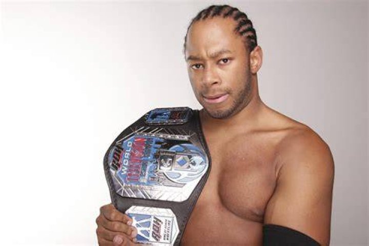 Jay Lethal: Girlfriend, net worth, tattoos, smoking & body facts
