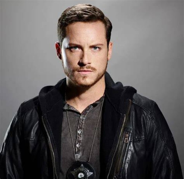 Jesse Lee Soffer Biography, Age, Height, Wife, Net Worth, Family