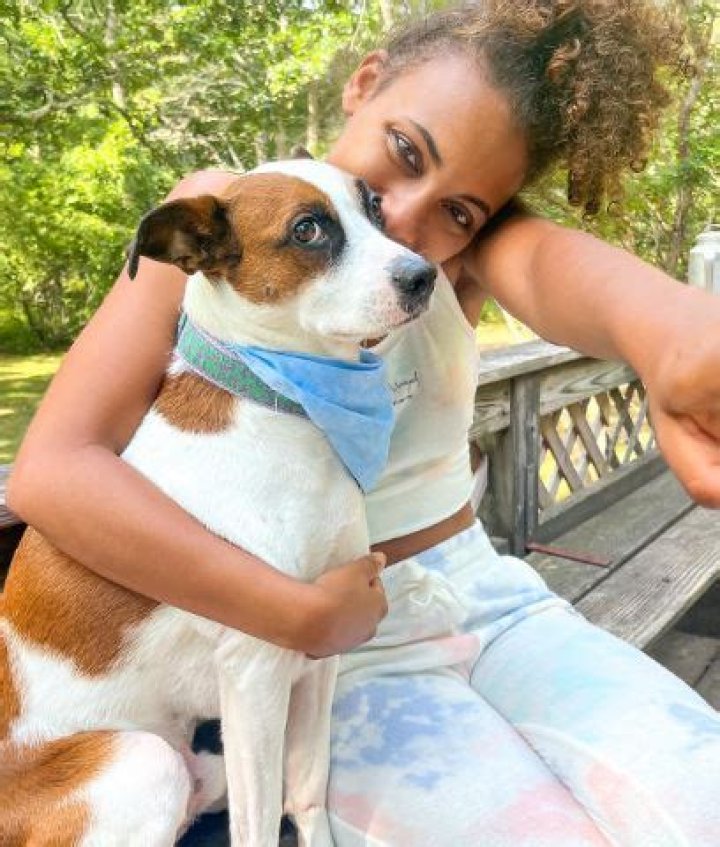 Katrina Kincade likes dogs