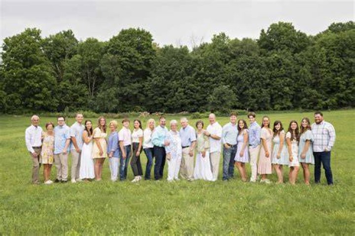 Large Toronto Family Photo Entered In Stork Derby