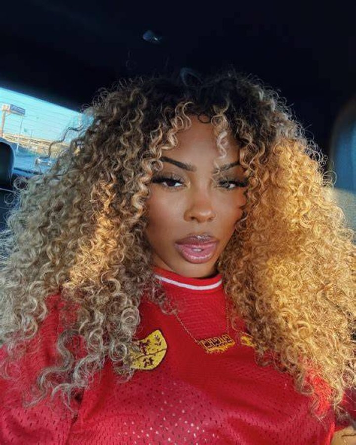 Lucki Starr is an Instagram star