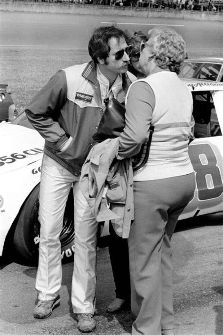 martha Earnhardt old picture