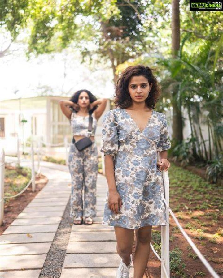 Meenakshi Raveendran with her mother