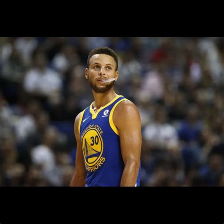 Mia Khalifa Trolls Steph Curry Over His Foot Fetish