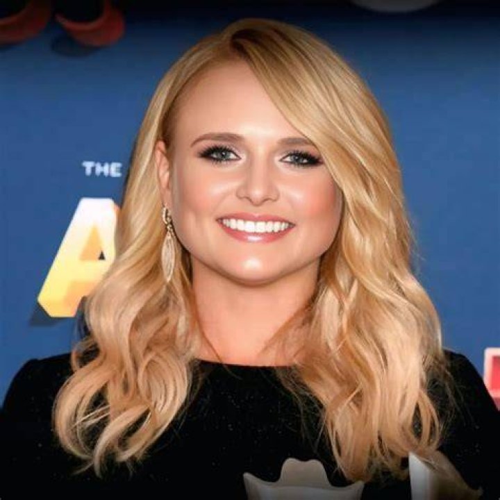 Miranda Lambert Biography, Age, Height, Husband, Net Worth, Family