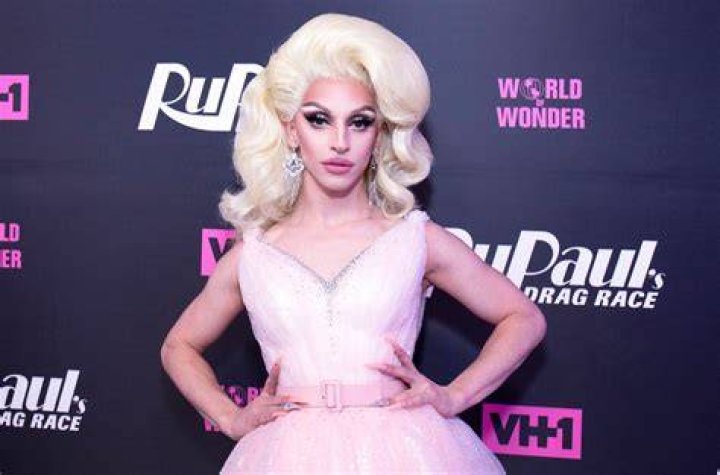 Miz Cracker