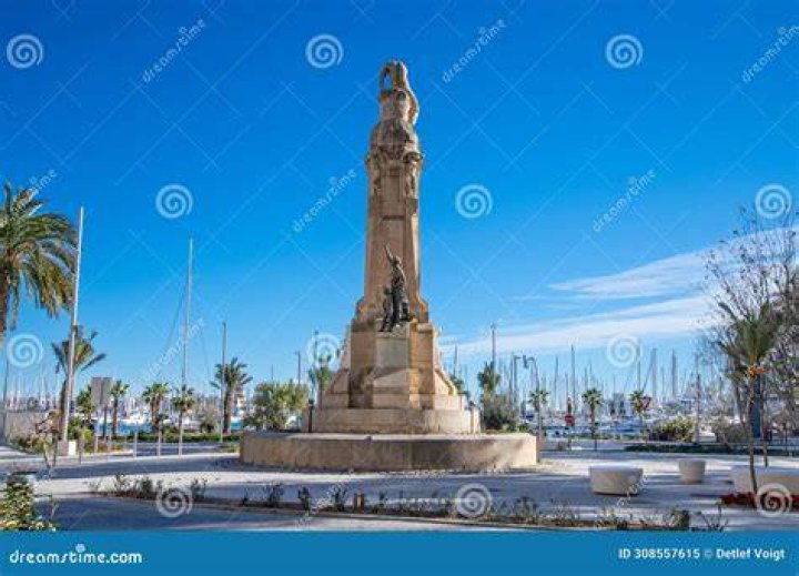 Monument To Doña Marina And Her Family