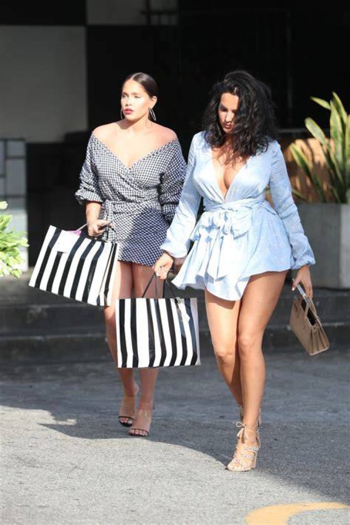 Nicole Williams with Olivia Pierson, Natalie Halcro, and Sophia Pierson
