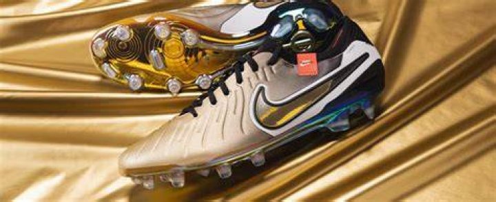 Nike Designs Special Edition Cleats Just For Linemen
