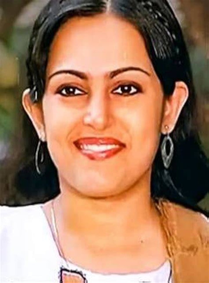 Nisha Noor height